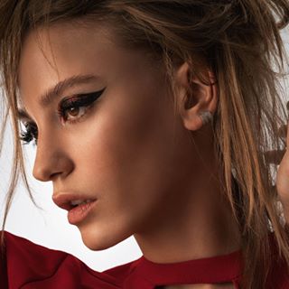Serenay Sarıkaya